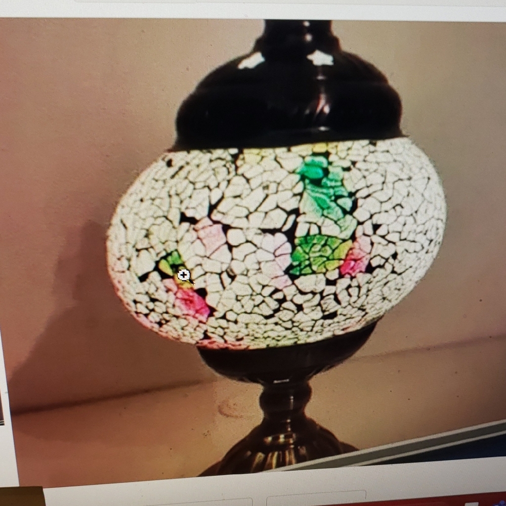 Mosaic Glass Table Lamp with Colorful Accents. TIFFANY STYLE